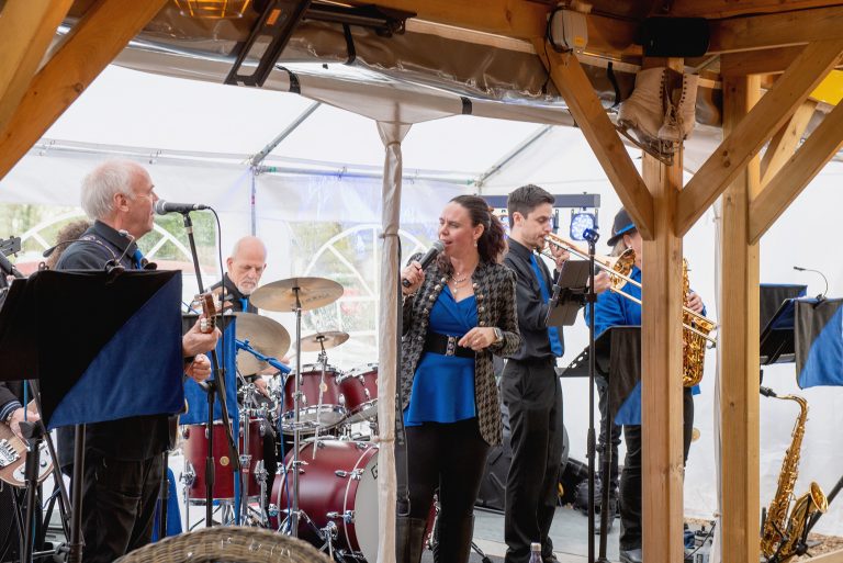 The Blue Tides perform at Back of Beyond