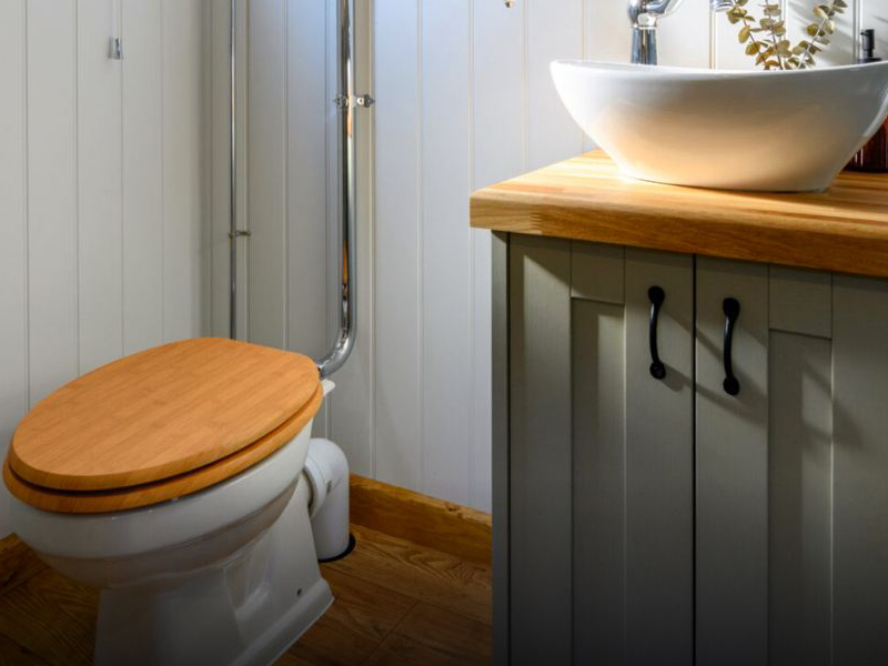 WC and ensuite in new Shepherd hut