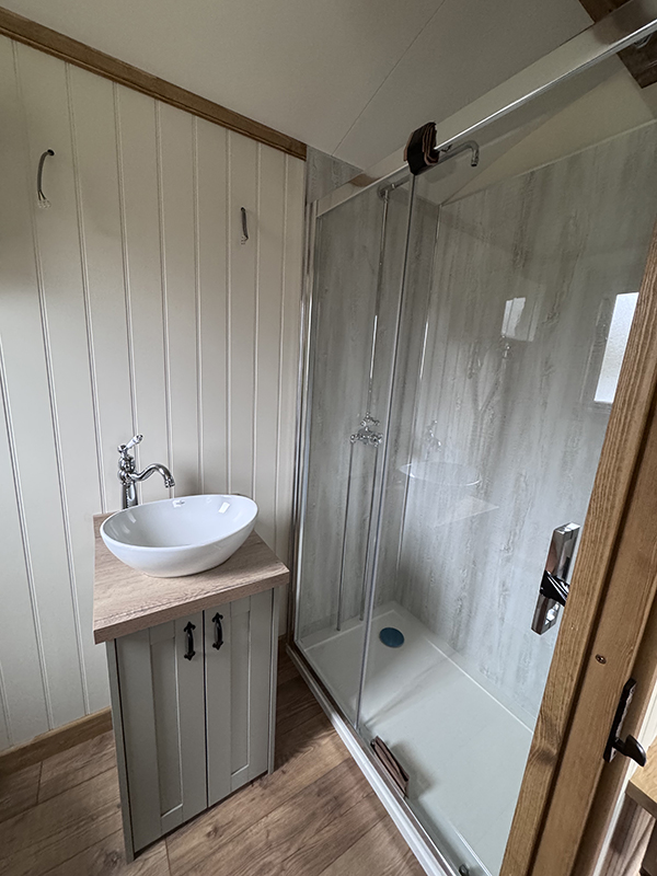 Ensuite shower room of Heather