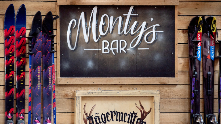 Apres-ski themed decor in Monty's Bar